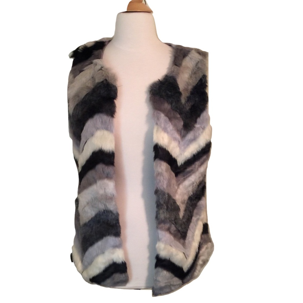 Chevron Black Gray White Fur Vest Size Small